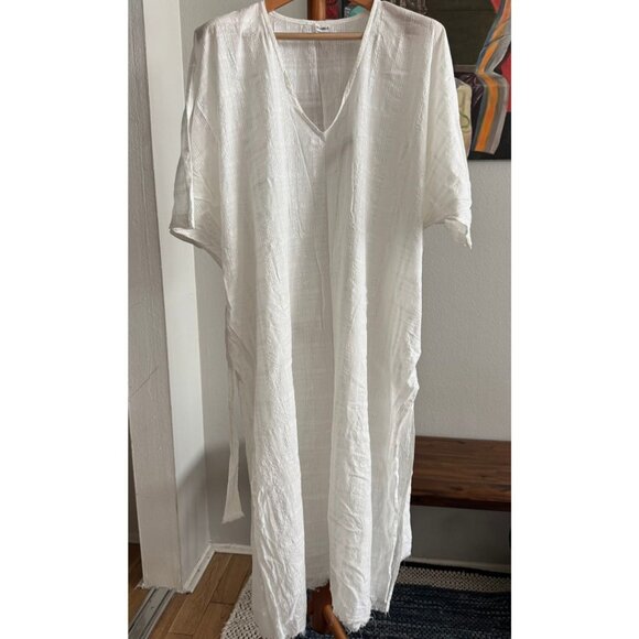 Vitamin A - Cannes Caftan in White - Picture 5 of 8